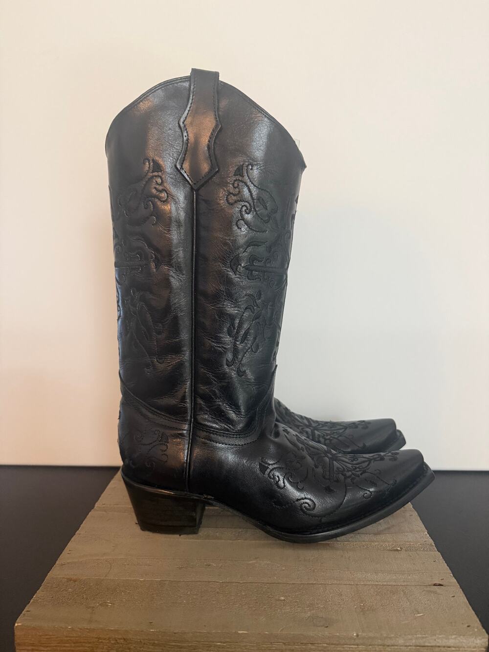 Circle G Women’s Black Genuine Leather Cowboy Boots 8.5 NWOT
